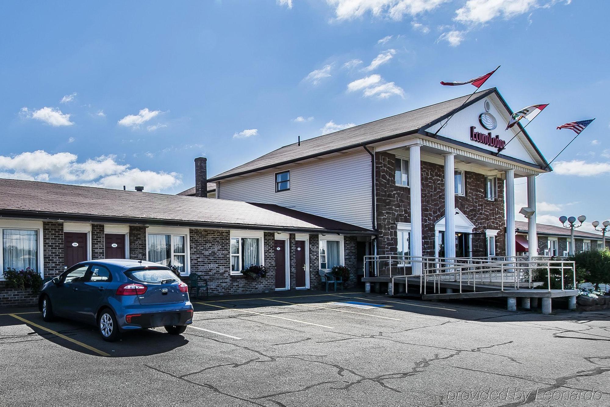 Queens Arms Inn Charlottetown Exterior photo